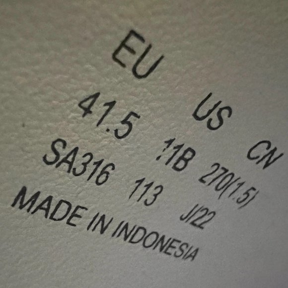 STUART WEITZMAN - NWOT Women's Faux-Pearl Studded Leather Sneakers - Size 11 - Picture 11 of 12